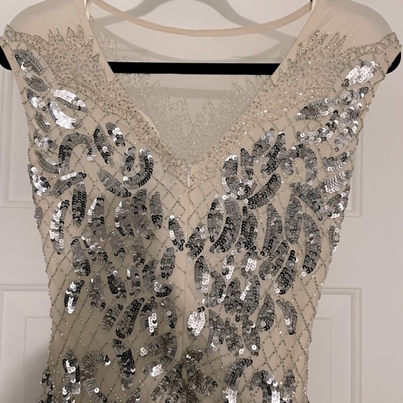 Gorgeous Designer Parker Black Hand Sewn Beaded Sequin Gown - Picture 7 of 10